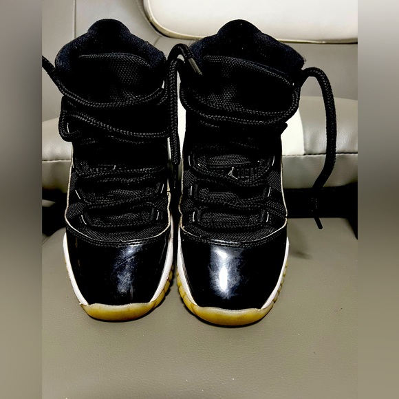 Jordan 11 Retro  5Y boys/7 women - Picture 1 of 16